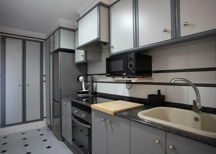 Apartamento segunda línea piscina frente al mar