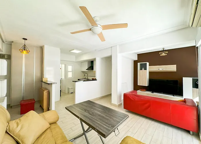 Large Apartment Near The Sea