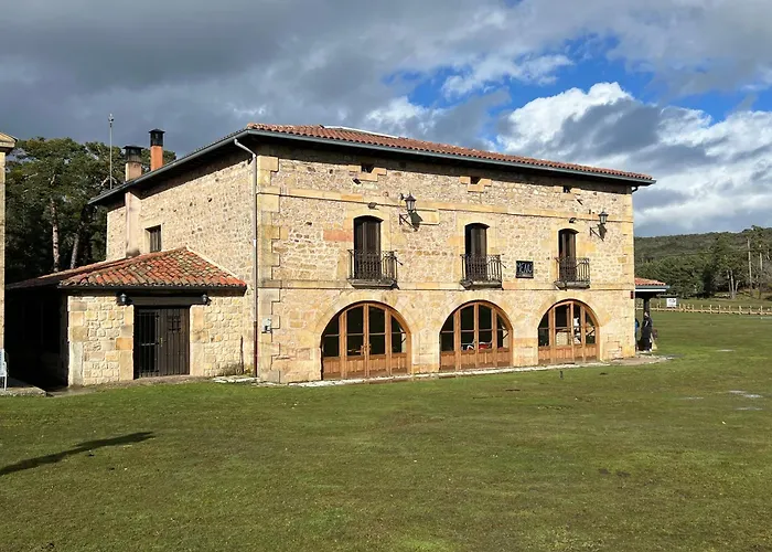 Albergue Pinares - La Casona de Revenga