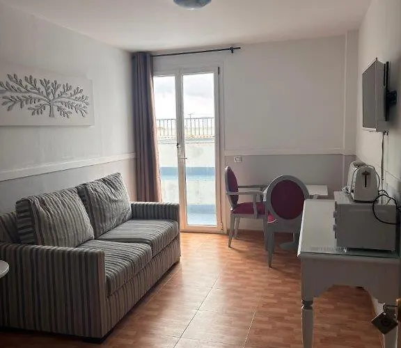 Apartahotel Rompeolas