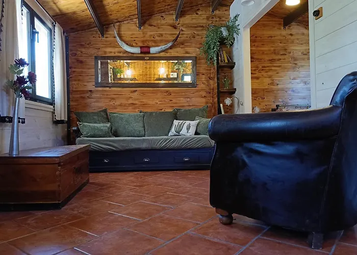 Hill Top Hide Away