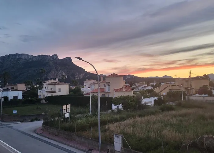 La Casita Denia, Charming 2Br Townhouse With Shared Pool, 1Km To Beach