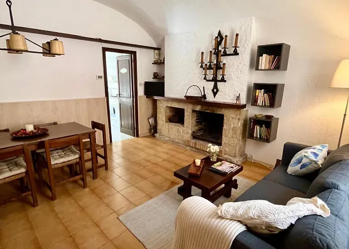 Casa Con Jardin Y Barbacoa