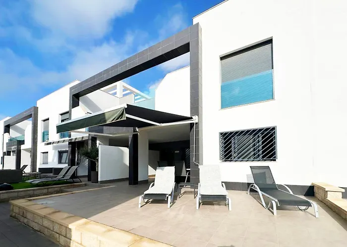 Oasis Beach Nice Ground Floor Bungalow Overlooking The Pool And Garden