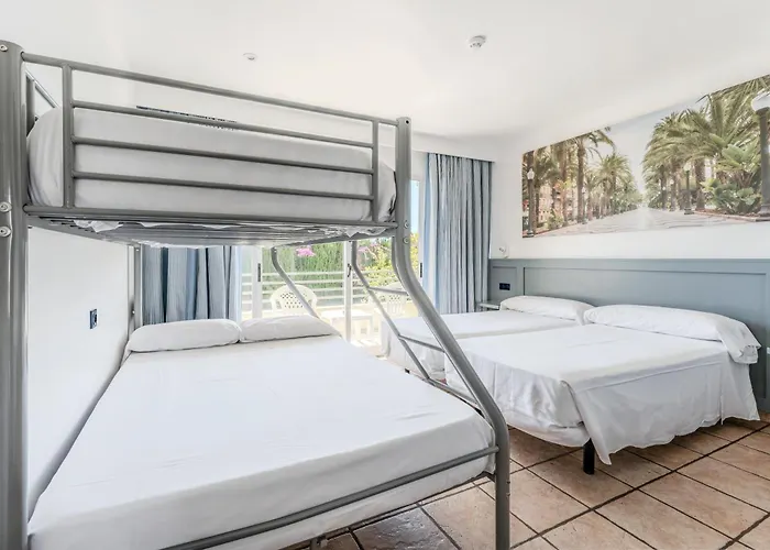 Hotel Abril