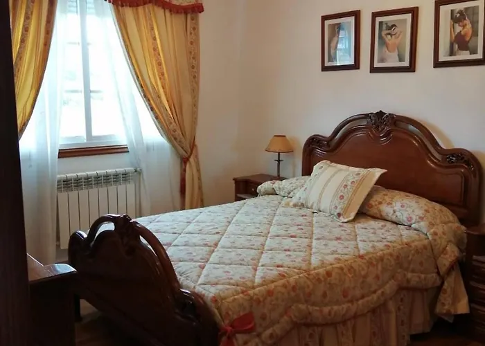 APARTAMENTO RURAL DUPLEX ( 270 metros.) DE 4 HAB. EN TOMIÑO CON JARDIN PRIVADO
