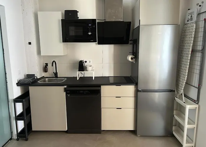 Apto 2.Duplex con jardin.Centrico-