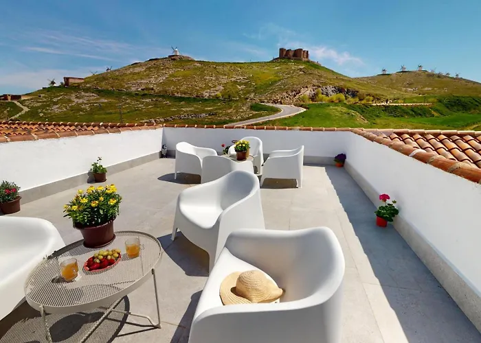 Apartamentos Consuegra frente a los molinos