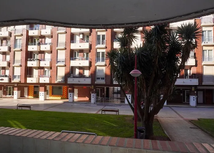 Apartamento con piscina de junio a septiembre y a 100 m de la playa