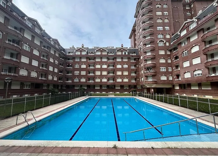 Apartamento con piscina de junio a septiembre y a 100 m de la playa