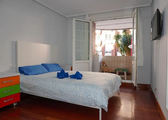 Apartamento con piscina de junio a septiembre y a 100 m de la playa