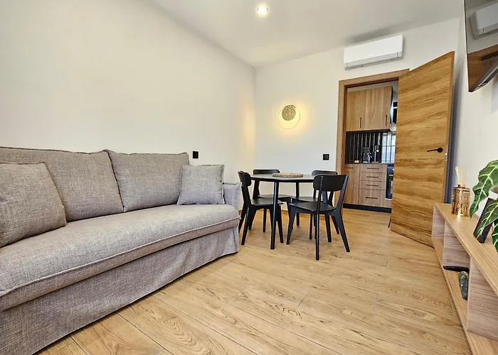 Lagom Apartments New, 5 Min Walk From The Sea