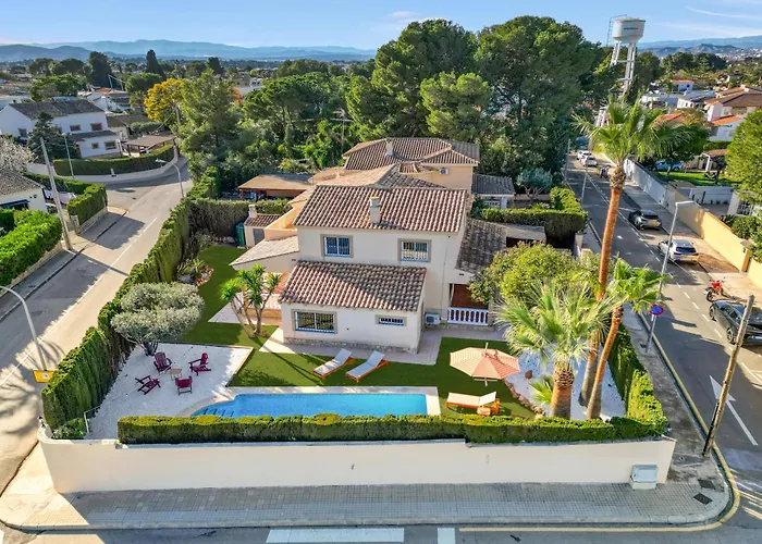 Private Garden Villa Near Valencia With Cinema And Gym