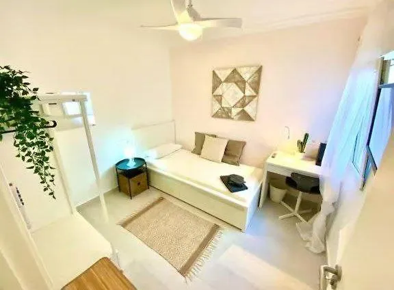 Rooms With Keys In Aparment In Castellon De La Plana