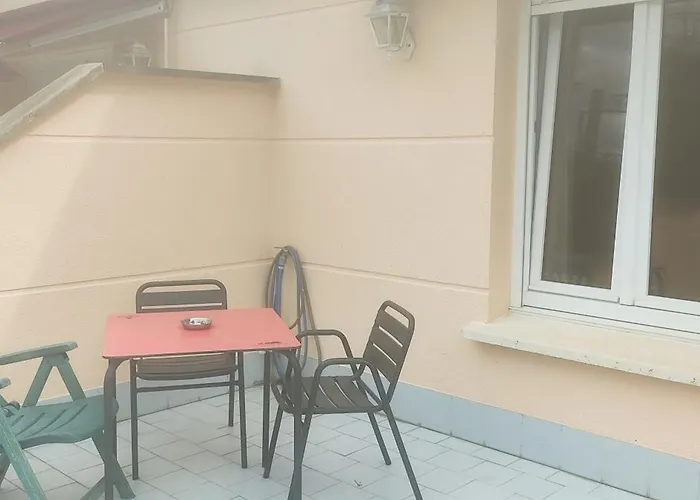 Habitación triple con bañera y terraza HOTEL SUITE MIOÑO