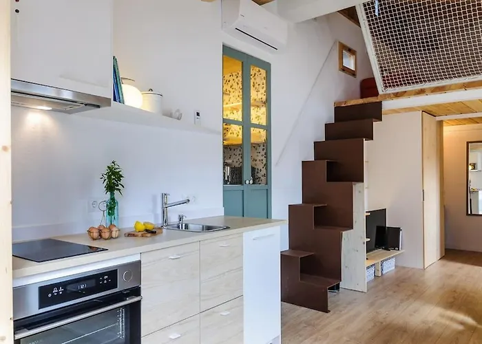 Casita En La Naturaleza, Olot