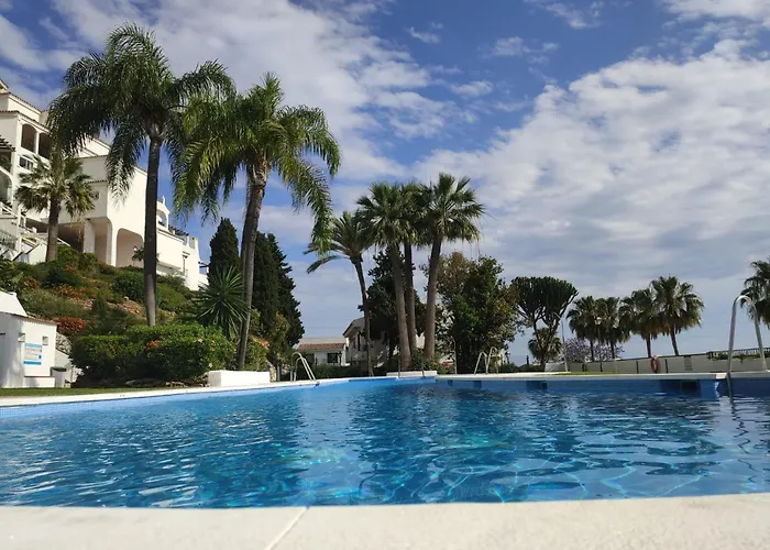 2 Bedrooms Sea View Apartment In Calahonda