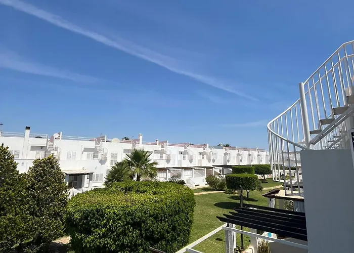 Duplex en urbanización con piscina comunitaria y wifi