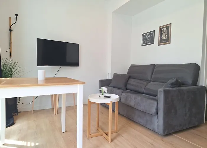 Acero y Piedra Apartamentos con jardín privado