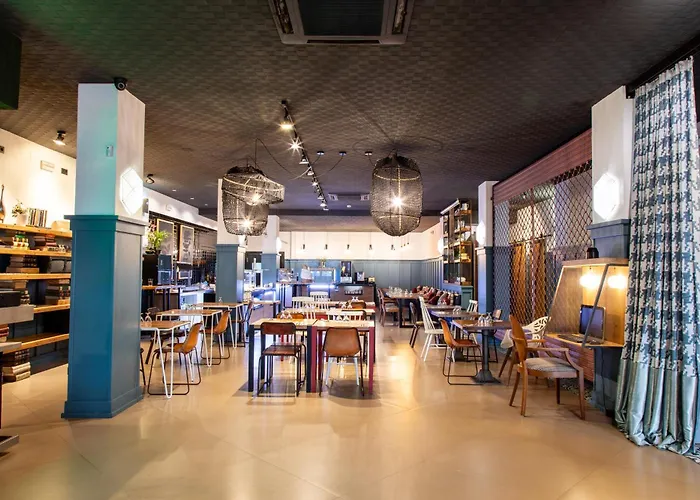 New Hotel Colon