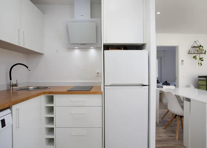 Apartament Amb Piscina I Aparcament - Baixos Amb Jardinet
