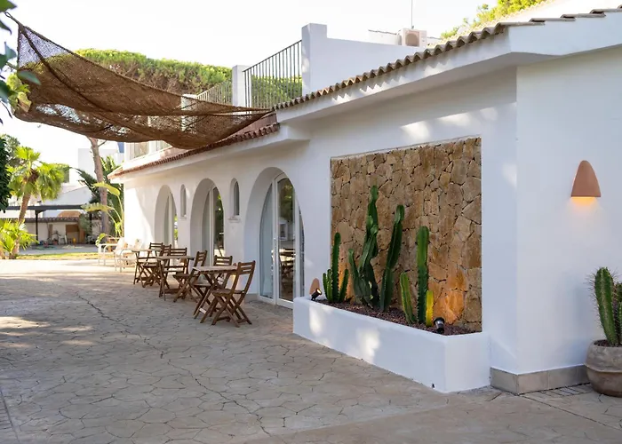 Moorea Boutique - Only Adults