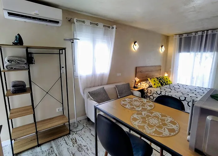 CASITA NAIF ESTANCIAS EN TORRE DEL MAR a 30 METROS DE LA PLAYA