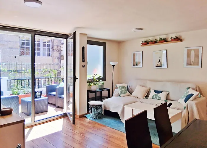 Apartamento con terraza, centro histórico de Noia