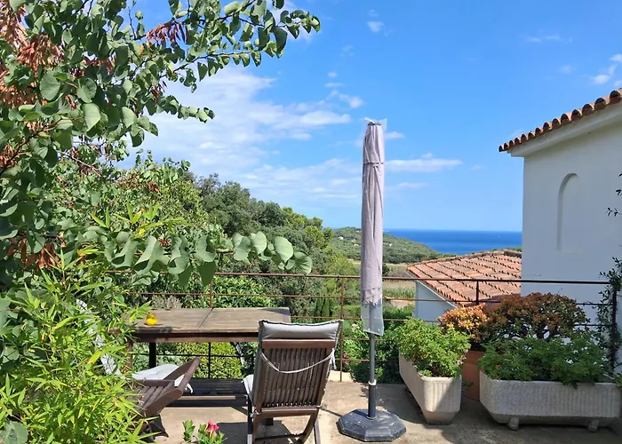 ESTUDIO RENOVADO CON BALCON PRIVADO Y COCINA vistas al mar TAMARIU y BEGUR