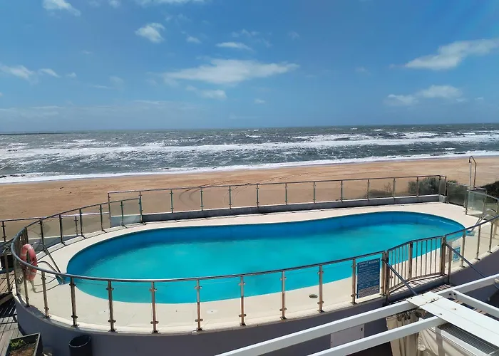 Islantilla-Apartamento con piscina y garaje en primera línea de playa