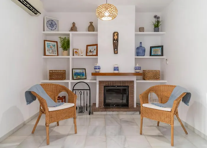 Stunning Home In Caleta De Velez