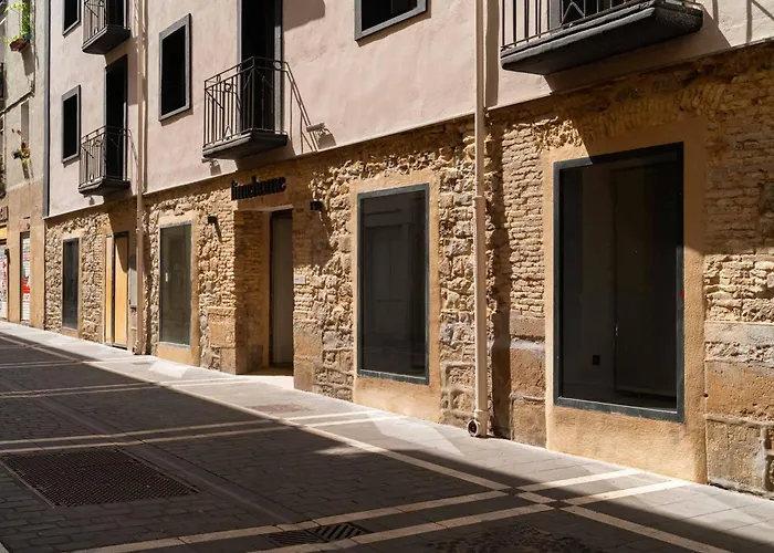 Limehome Pamplona Hilarión Eslava