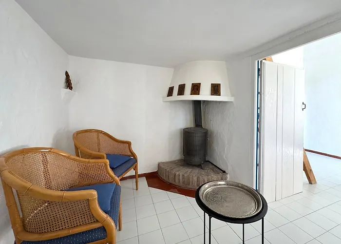 La Casita Blanca- La Almona Chica