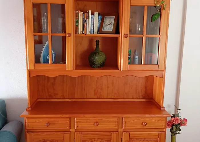 One-Bedroom Flat 200M From The Beach