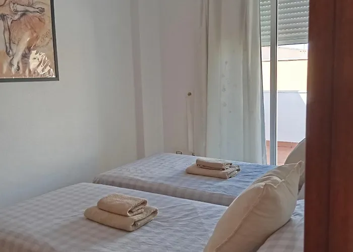 One-Bedroom Flat 200M From The Beach