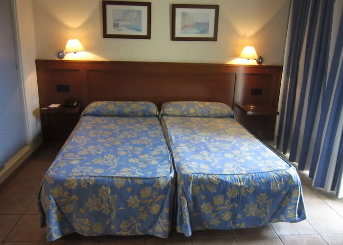 Hotel Abril