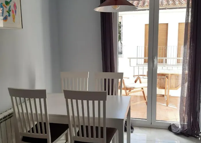 2 Bedroom Apartment In The Old Town, Close To The Beach