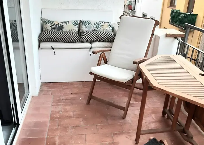 2 Bedroom Apartment In The Old Town, Close To The Beach