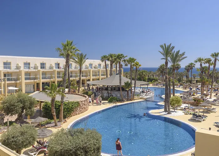Cabogata Beach Hotel