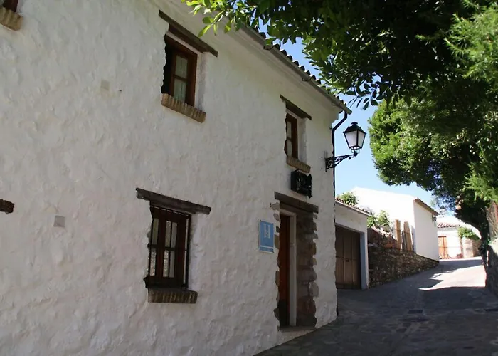 Tugasa Hotel Y Apartamentos Rurales La Posada