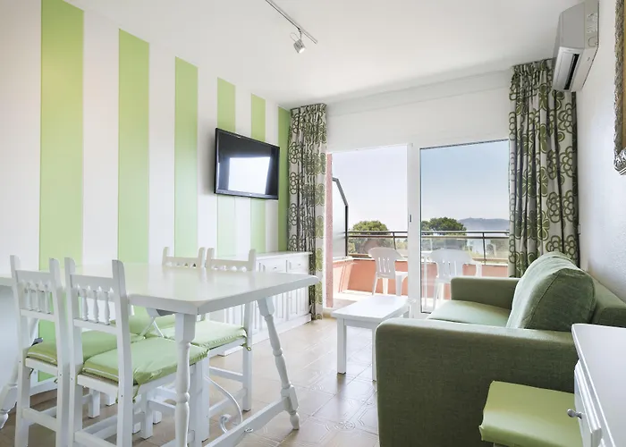 Apartamentos Salles Beach