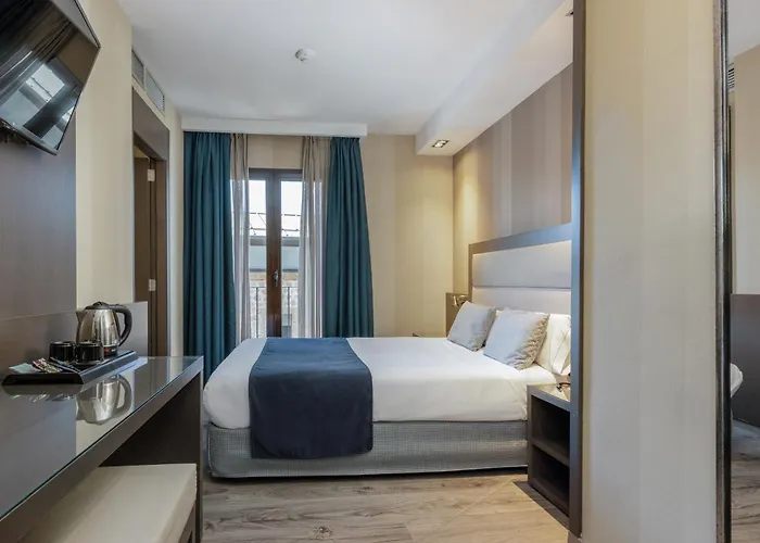 Hotel Reina Cristina