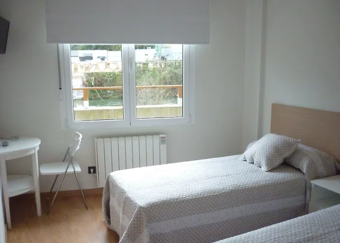 Pensión-Albergue Puente Ribeira