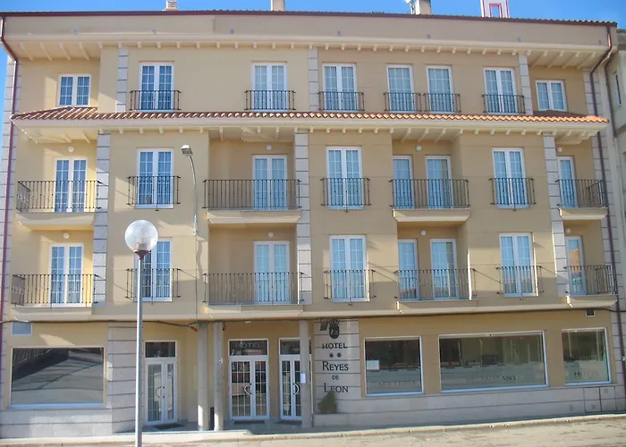 Hotel Reyes De León