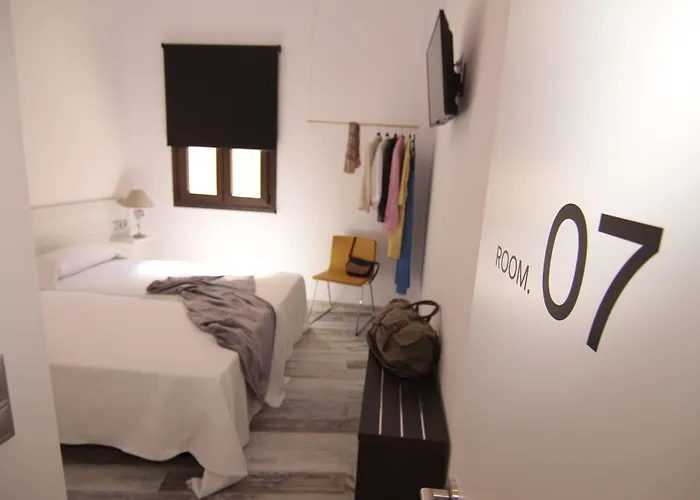 8 Rooms Tarifa