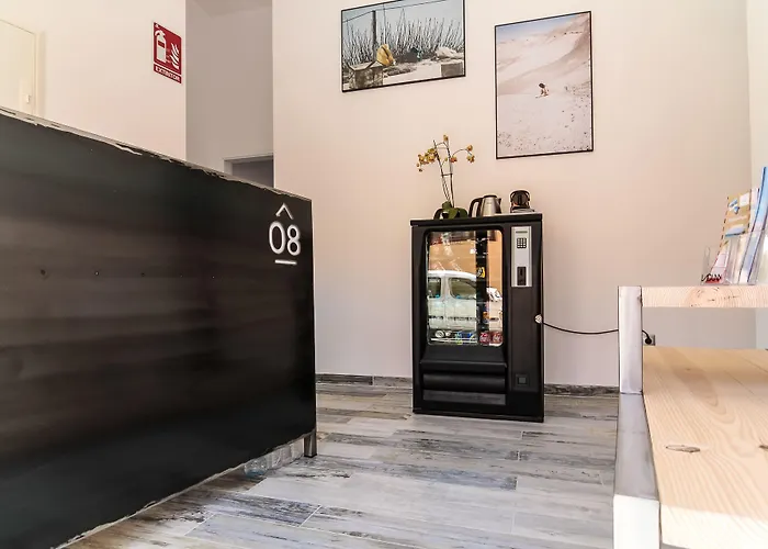 8 Rooms Tarifa