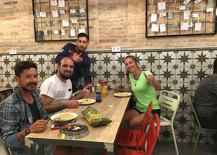 Hola Hostal Collblanc