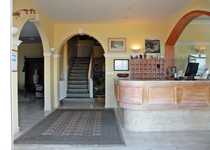 Hotel Rompeolas