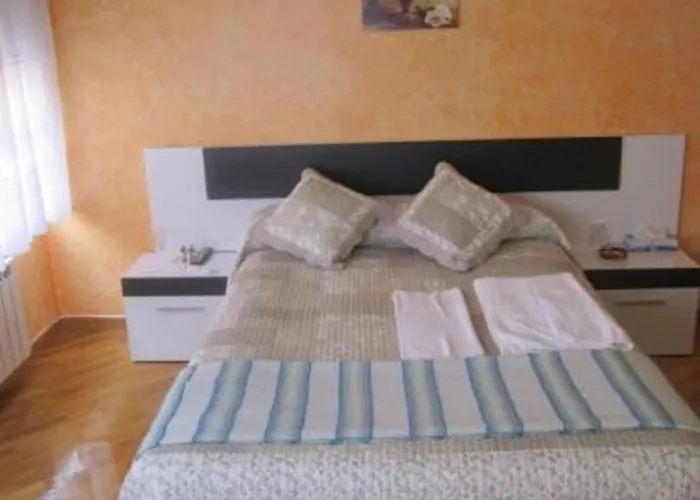 Hostal Becares