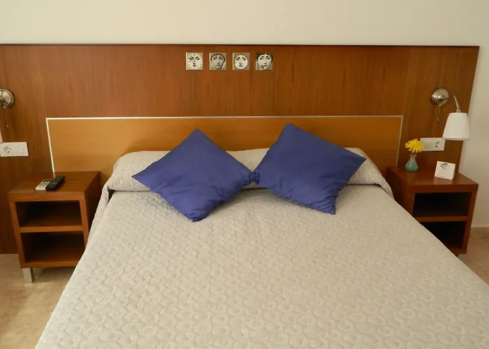 ROVIOR Rooms&Café